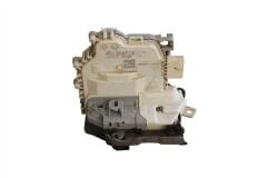 Audi A1 - Kapı Kilit Mekanizması Arka Sağ 11-18 - [Audi A3; Audi A4; Audi A5; Audi Q5] - 8X1839016