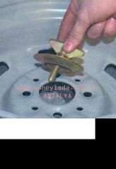 KAPORTA-STEPNE TUTUCU KAPAĞI  48 Lada Samara