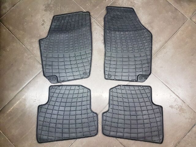 Skoda Fabia - Paspas (Lastik Set) - 07+ - [Skoda Roomster] - DCC770001